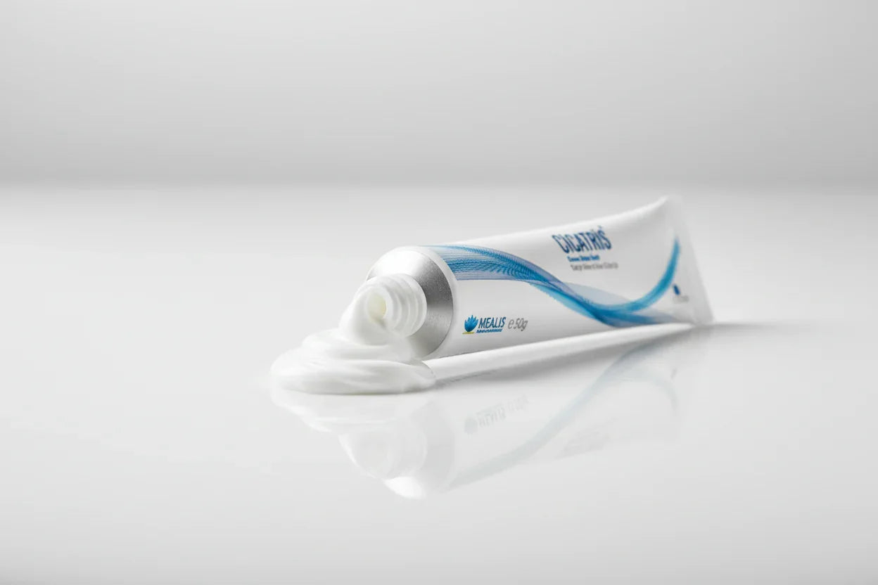 Cicatris: Centella Asiatica ve Hyalüronik Asit Destekli Onarıcı Bakım Kremi -